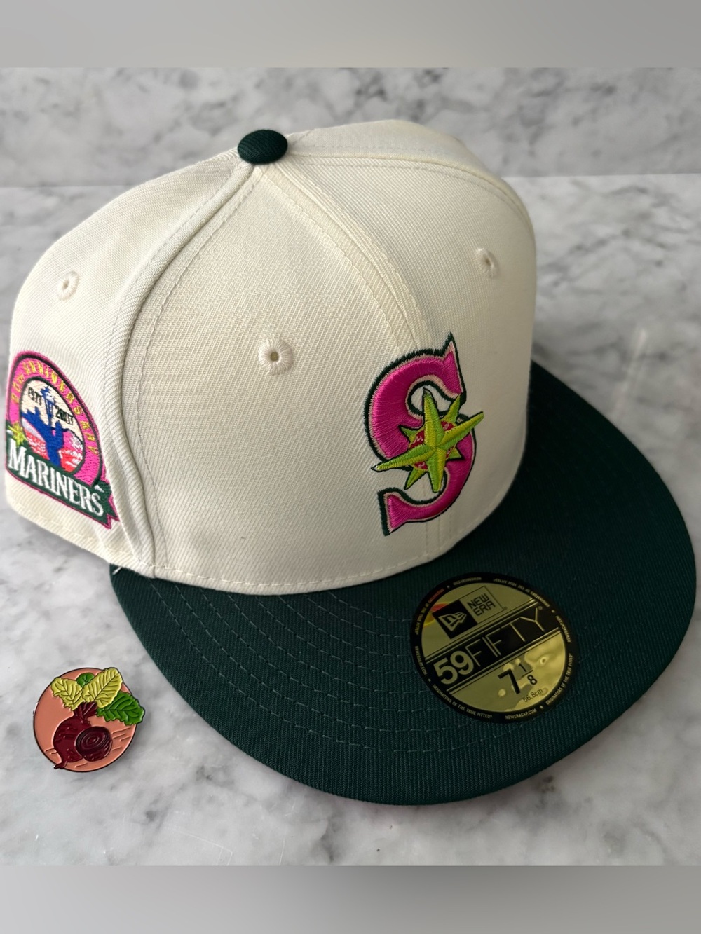 New Era 59Fifty Seatle Mariners 30th Anniversary 9-5 Beet Pin Chrome 7 1/8 Hat